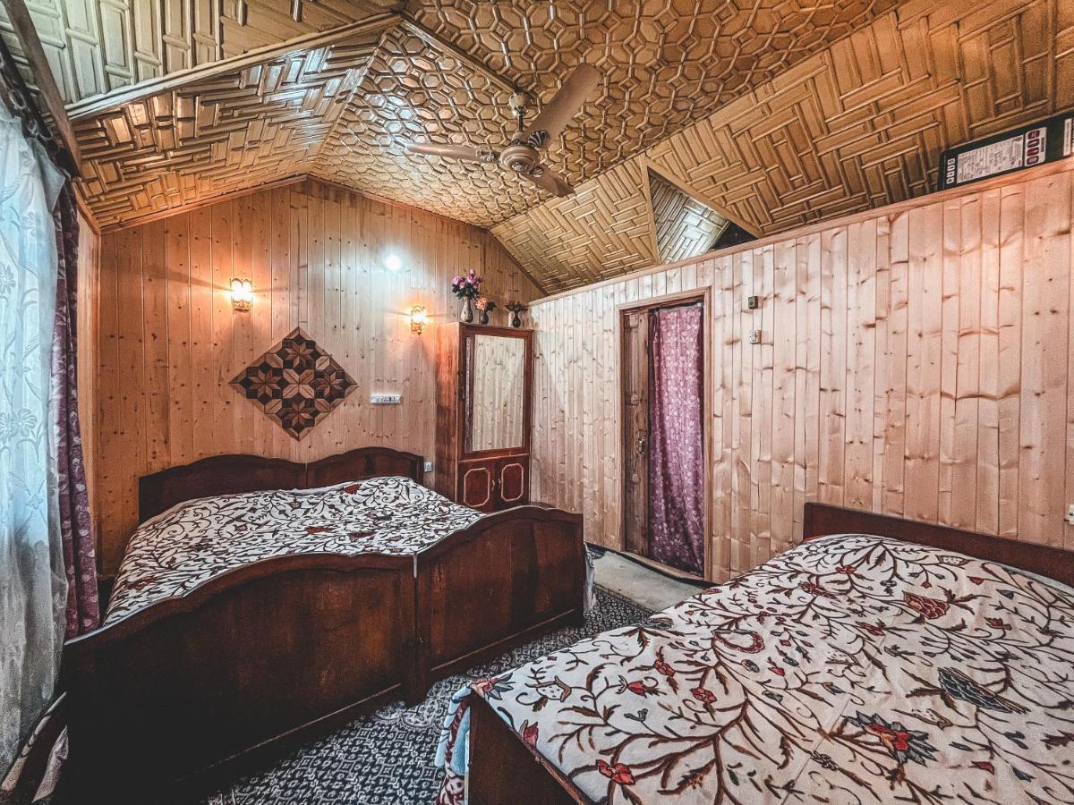 Hotel Golden Hopes Group Of Houseboats Srīnagar Exterior foto