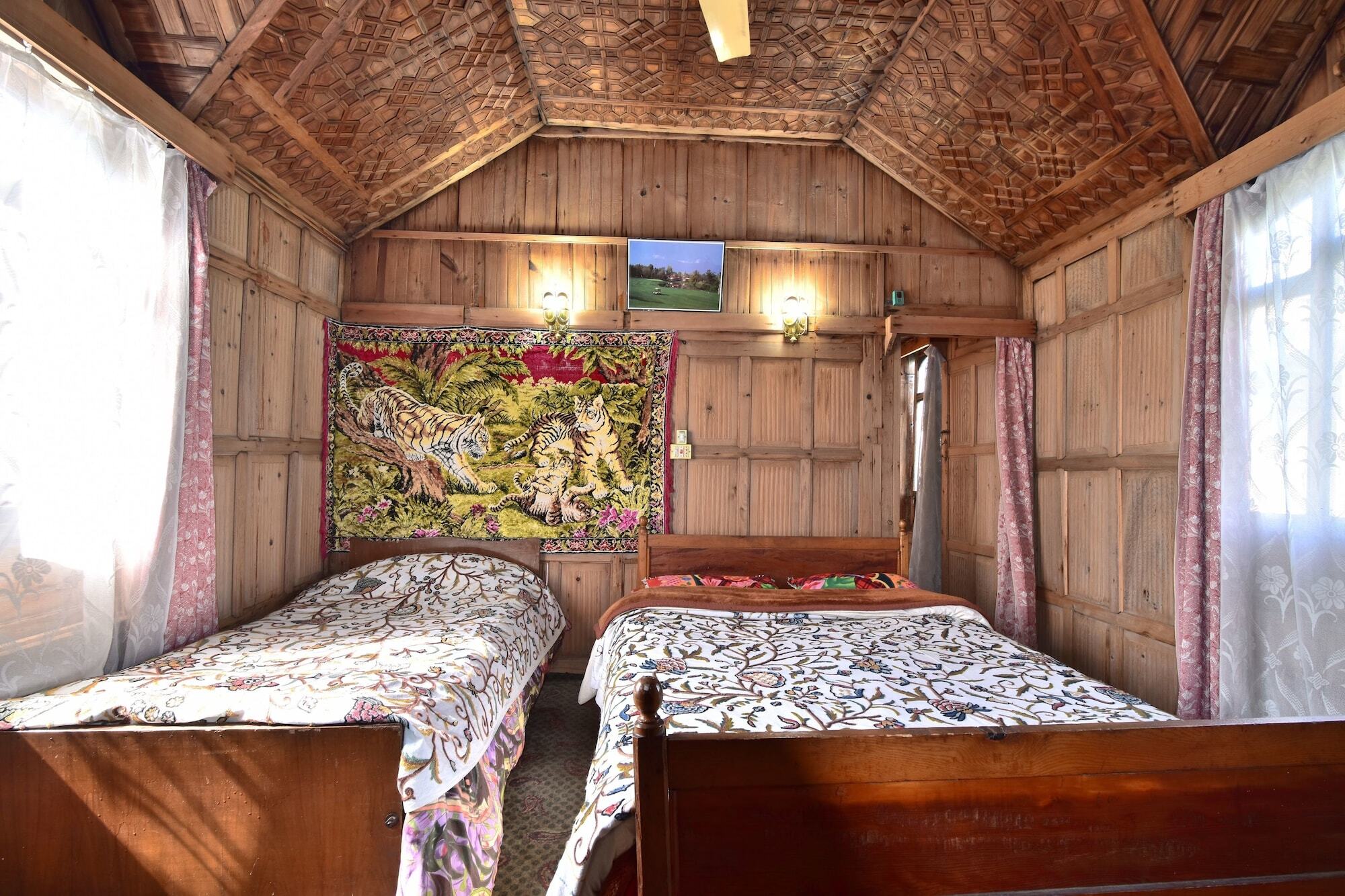 Hotel Golden Hopes Group Of Houseboats Srīnagar Exterior foto